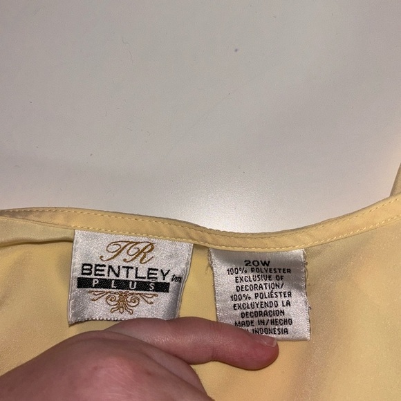 Bentley Plus yellow lace button up women’s blouse - Picture 5 of 5